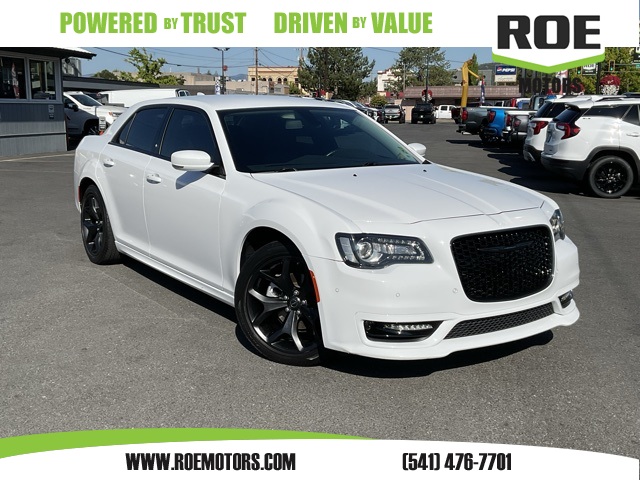 2022 Chrysler 300 Touring